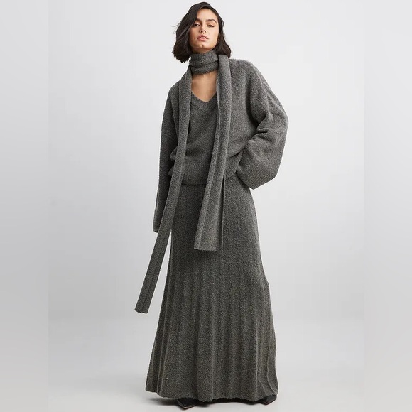 NA-KD 4 Piece - Grey Knitted V-Neck Sweater, Turtleneck Top, Scarf, & Maxi Skirt - Picture 7 of 16